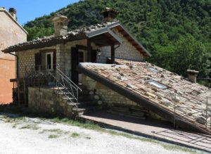 Il Gallo appartamento bed and breakfast Ai Piedi Del Catria